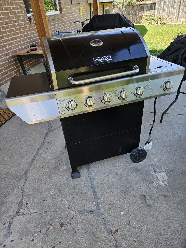 Nexgrill 4-Burner Propane Gas Grill Outdoor BBQ Grill Side Burner