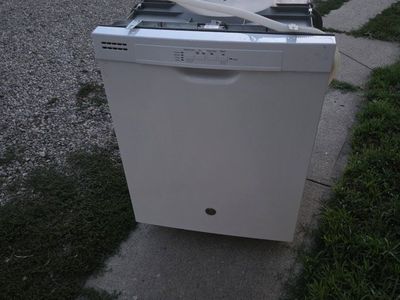 GE Built-In Dishwasher in White .