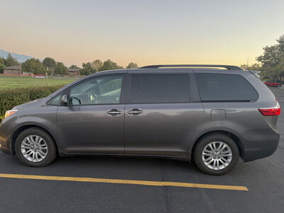 2017 Toyota Sienna XLE 8-Passenger