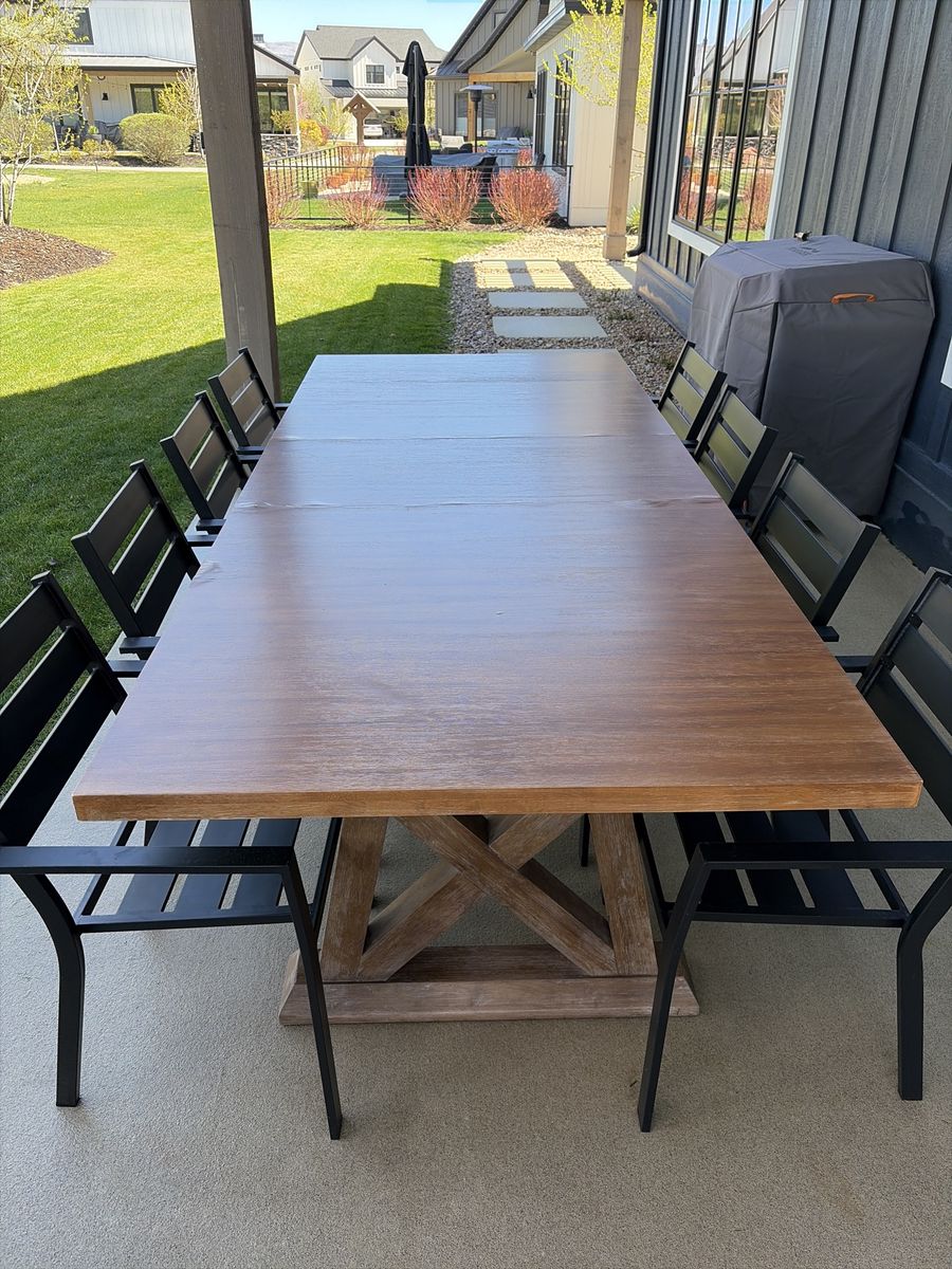 Free Dinning Table