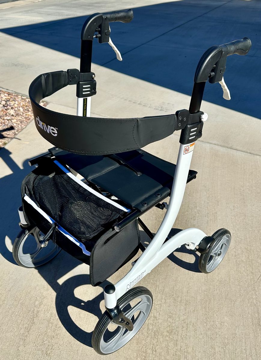 Drive Medical Nitro Deluxe Euro Style Rollator