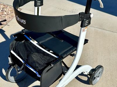 Drive Medical Nitro Deluxe Euro Style Rollator