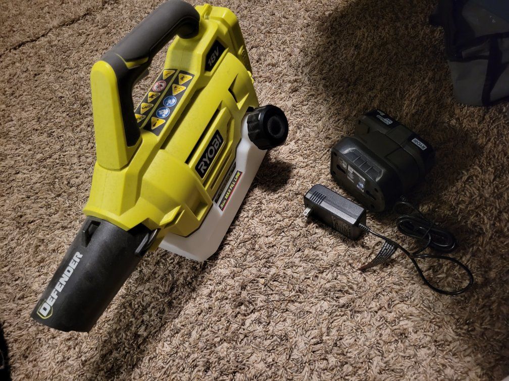 Ryobi 18V Defender ONE+ Cordless Chemical Sprayer with 1 Battery & Charger