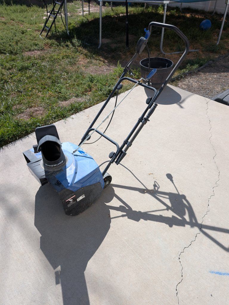 Snow Joe Electric Snow Blower