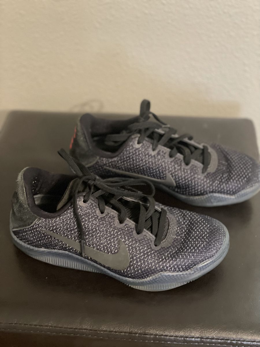 Kobe Kaws basketball shoes for sale