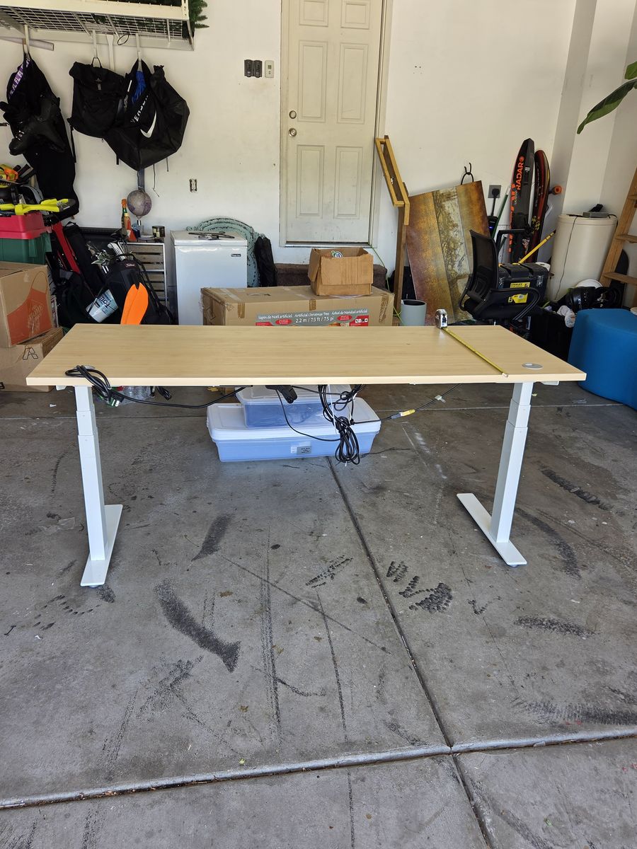 Electric tables - desks for sale 5 each
