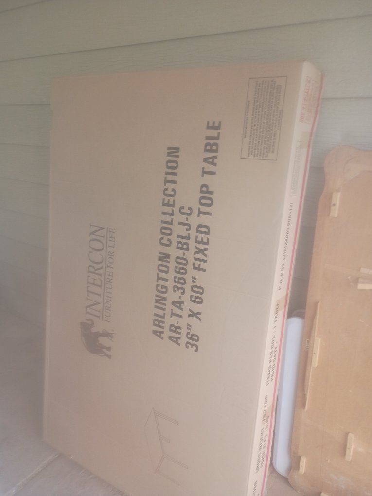Intercon Arlington Collection 36" x 60" Fixed Top Dining Table AR-TA-3660-BLJ-C New in Box
