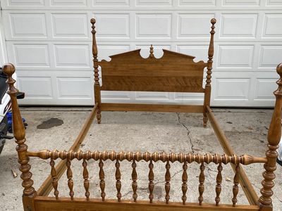 Ethan Allan Full Classic Manor Spindle Bed Frame