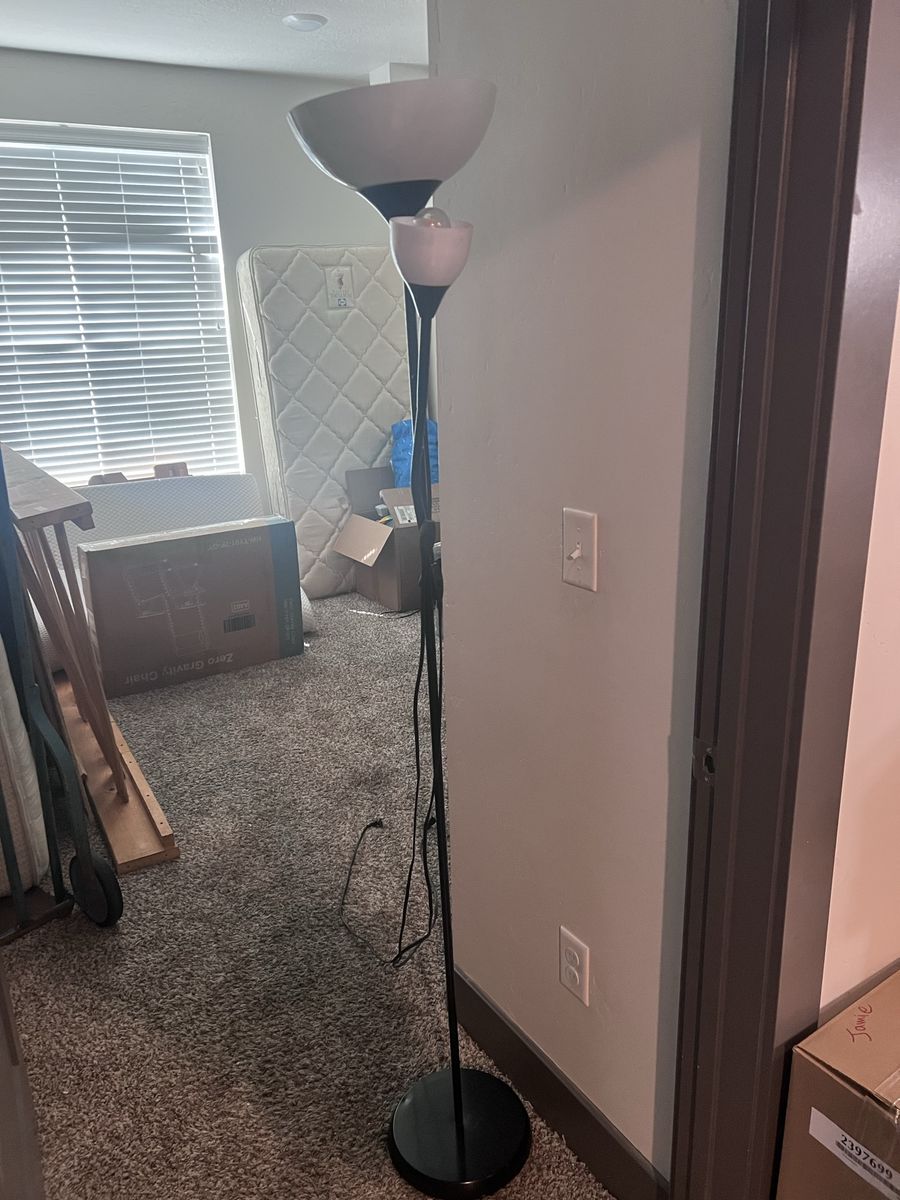 Floor lamp