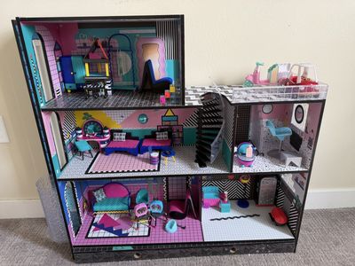L.O.L. Surprise! OMG House Dollhouse with Furniture & Accessories - Large Multi-Story Play Set