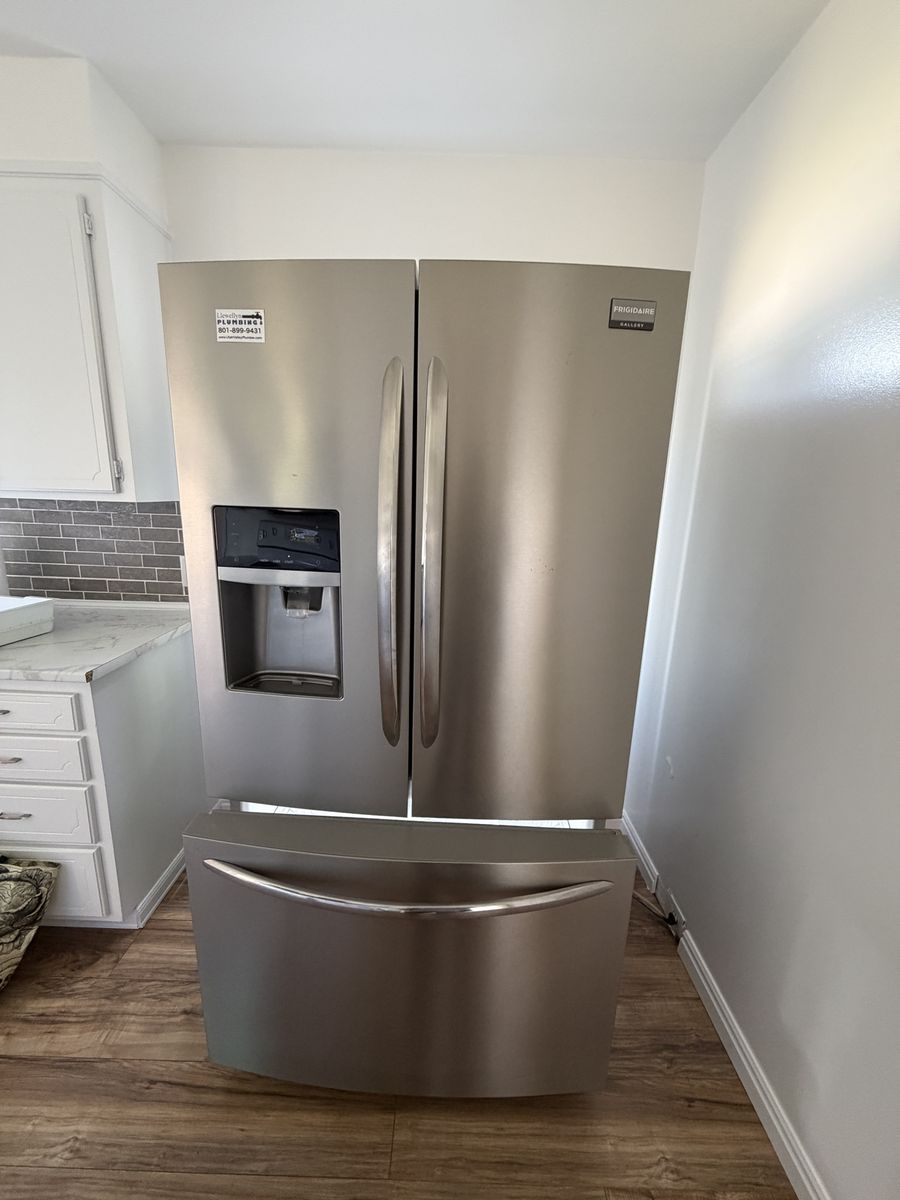 Frigidaire Stainless Steel French Door Refrigerator with Ice & Water Dispenser