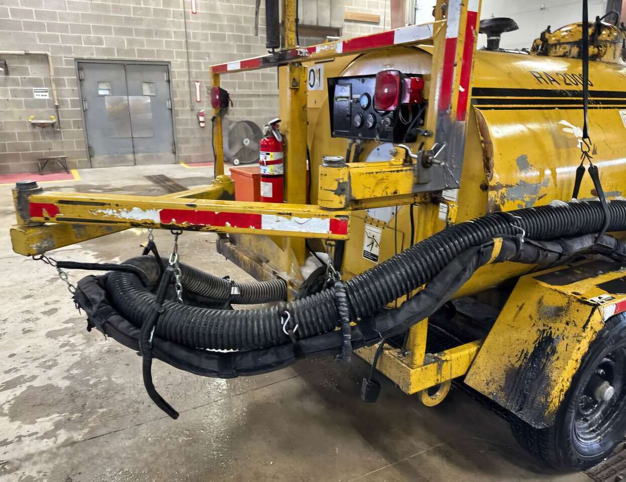 Rosco Cummins Diesel Heated Asphalt Pothole Patcher Patch Patching Emulsion Spray Trailer Machine Tack Coat Sprayer Equipment