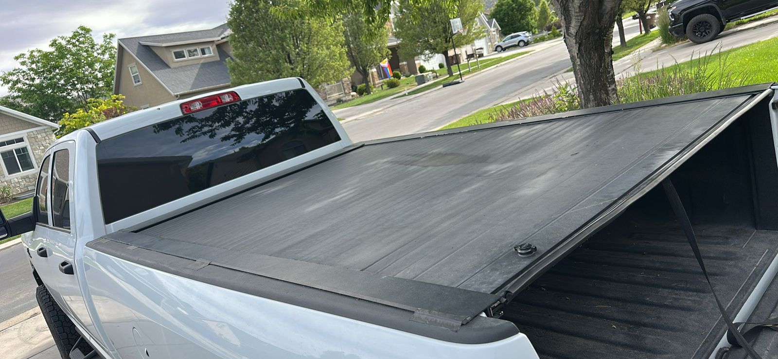 Leer roll up bed cover for ram 2500 long bed