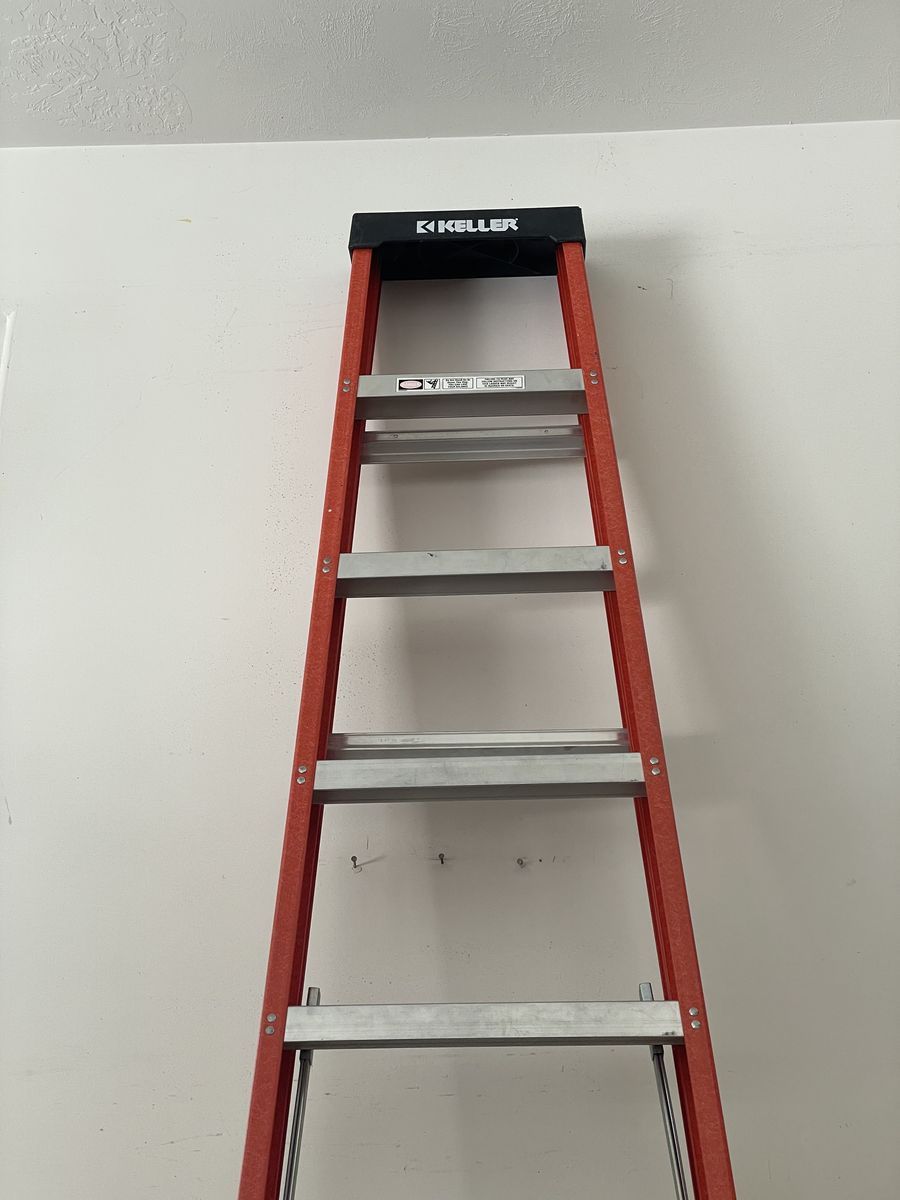 Ladder, 12' step ladder