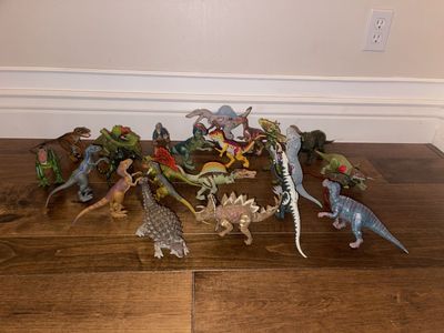 Set of 23 Small Jurassic Park and Jurassic World Dinosaurs