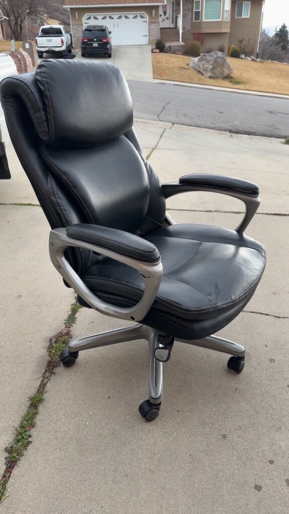 Serta Smart Layers Arlington Ergonmic Gaming chair