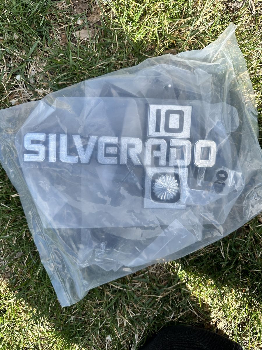 Brand New Chevy/gmc Sqarebody side emblems