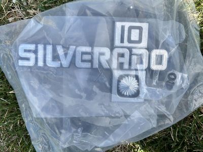 Brand New Chevy/gmc Sqarebody side emblems