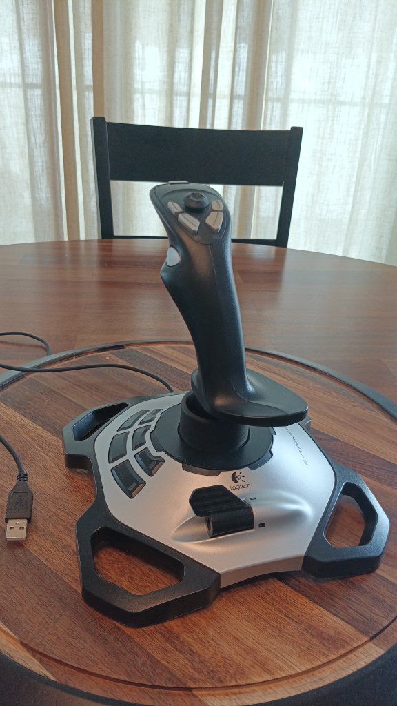 Logitech Extreme 3D Pro Precision Flightstick Joystick