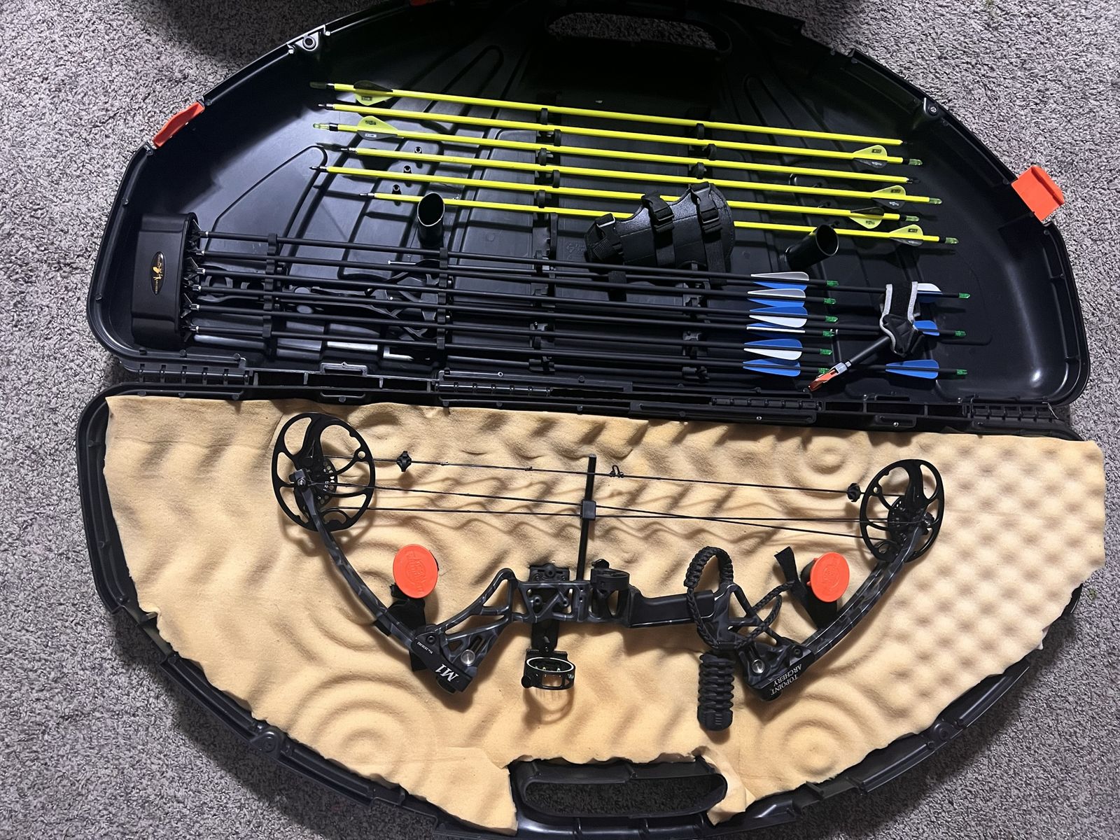 Topoint Archery M1 Compound Bow Package with Hard Case, Arrows & Accessories