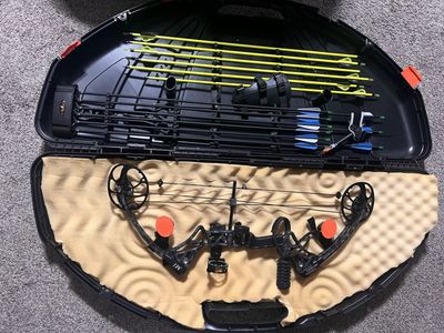 Topoint Archery M1 Compound Bow Package with Hard Case, Arrows & Accessories