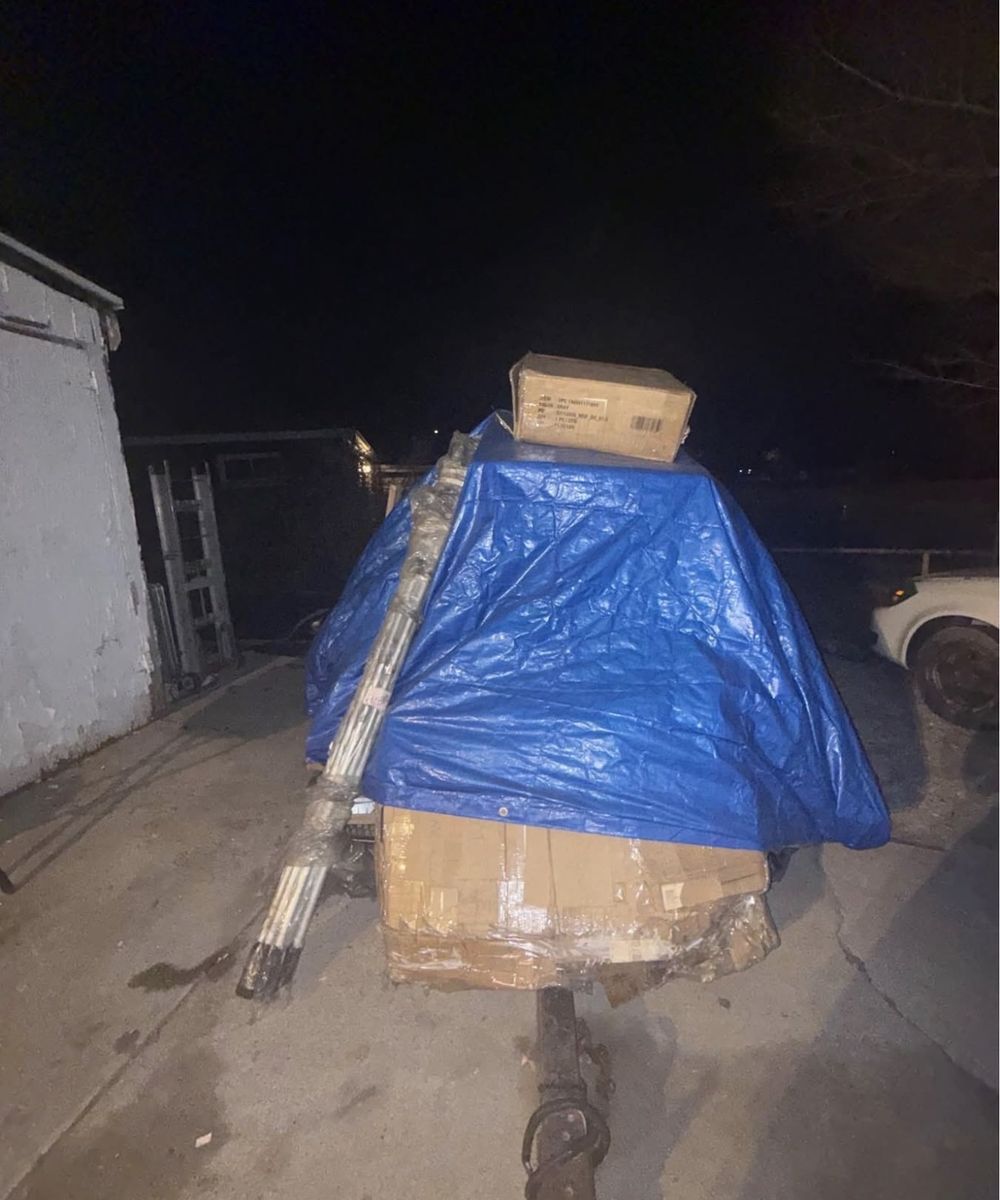 Pallet of furniture - ALL KINDS IN BOX
