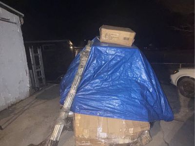 Pallet of furniture - ALL KINDS IN BOX