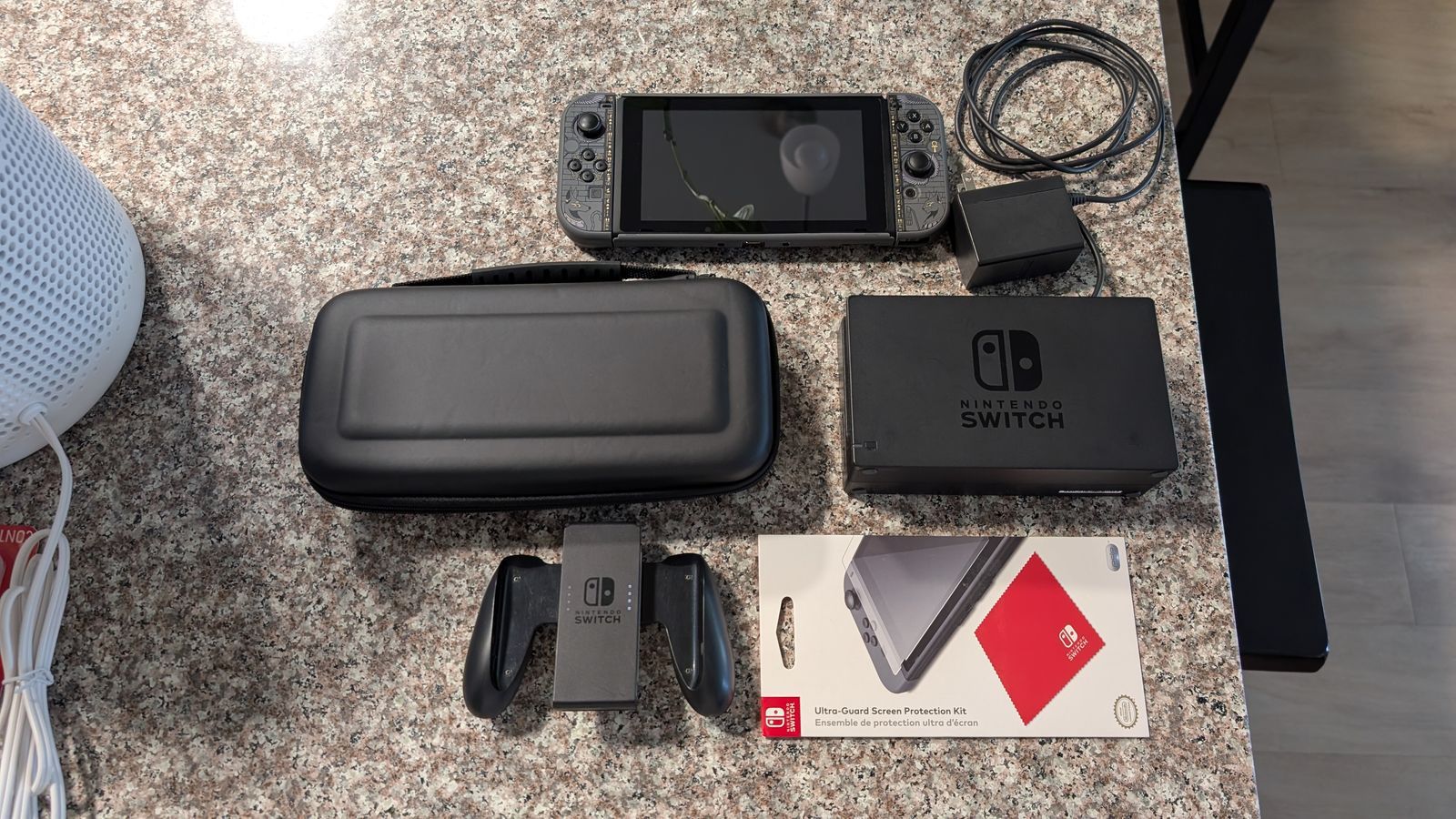 Nintendo Switch Bundle - Excellent Condition + Travel Case + Extras!