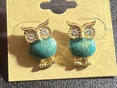 Cute Gold Tone Teal Owl Stud Earrings with Clear Rhinestone Eyes