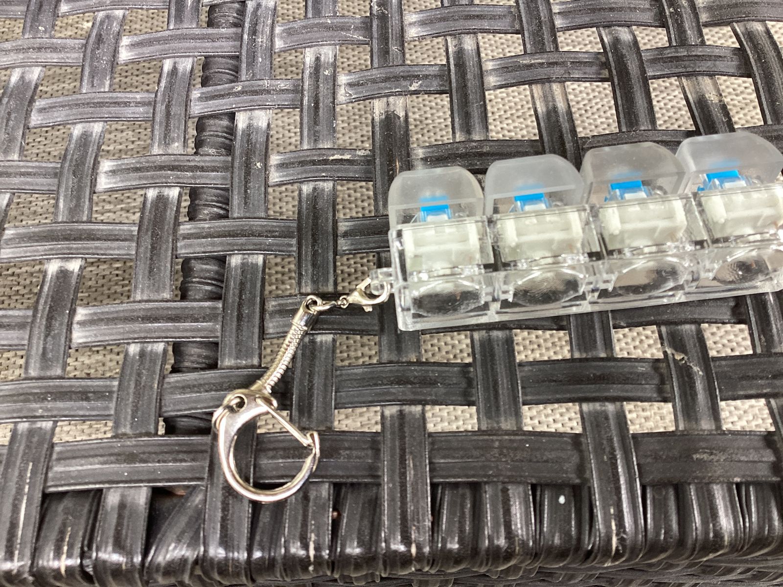 Mechanical Keyboard Switch Keychain Tester - 4 Blue Clicky Switches