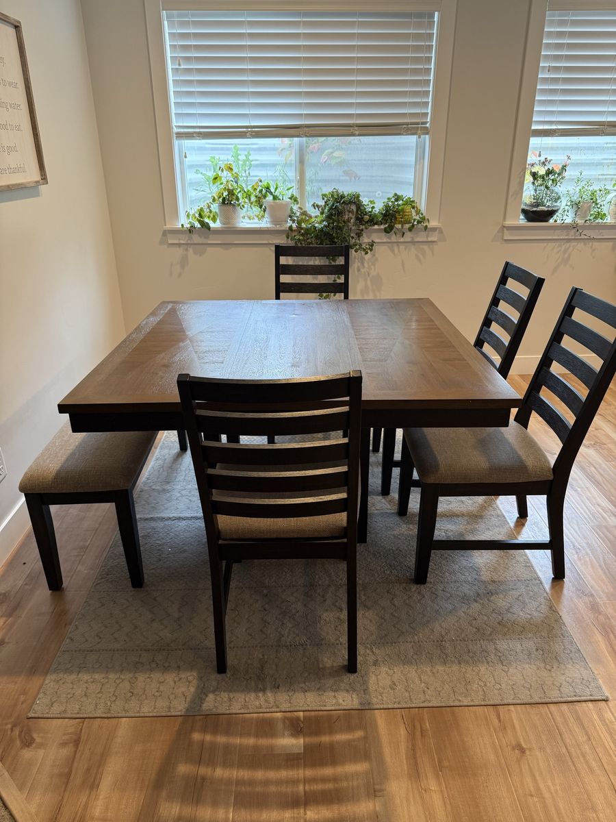 Dining Room Table with Chairs and Bench