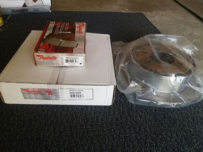 Raybestos Rear Brake Rotors (2) and pads for 2004-2011 Ford F150 - New