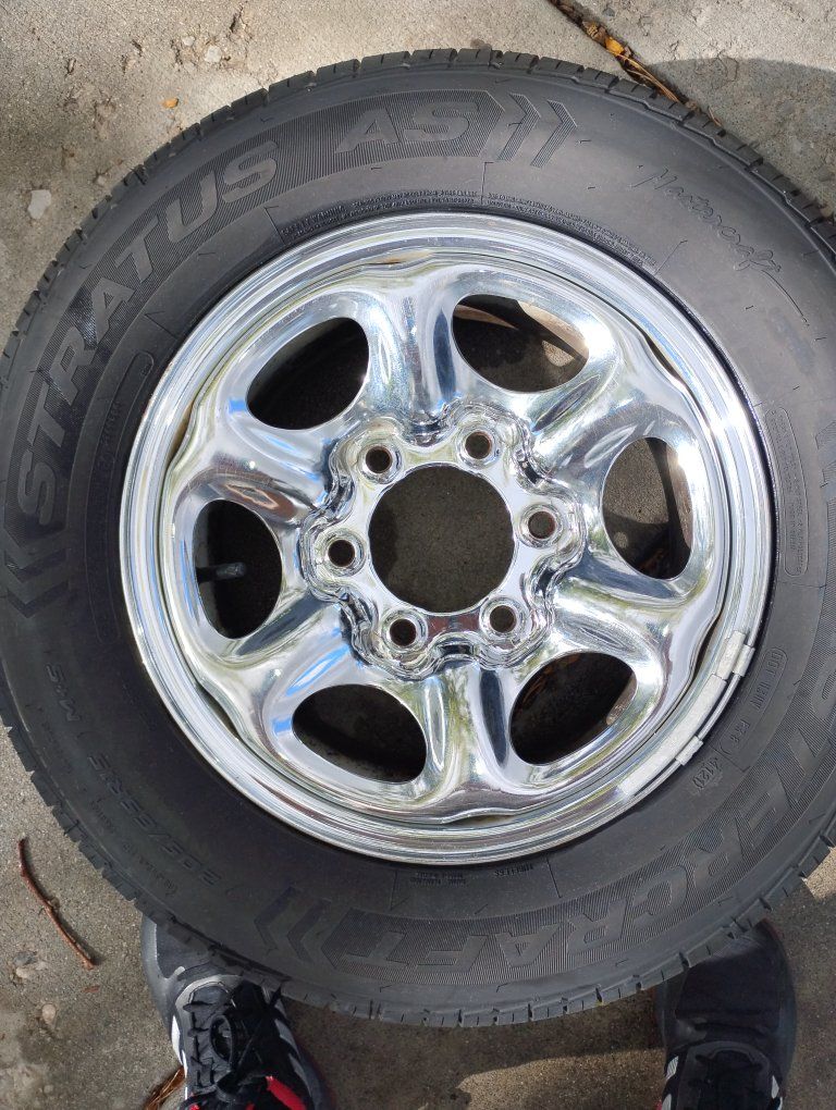 Mastercraft Stratus AS set of 4 I have a set of tires with Chrome Wheel Rim
