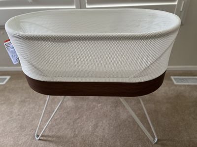 Snoo smart bassinet + new sheets