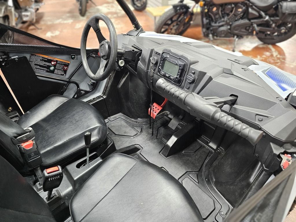 Main image 11