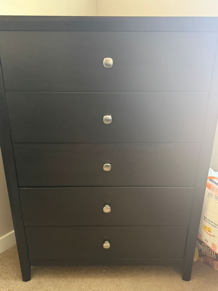 Selling 3 pieces of minimal wear furniture.