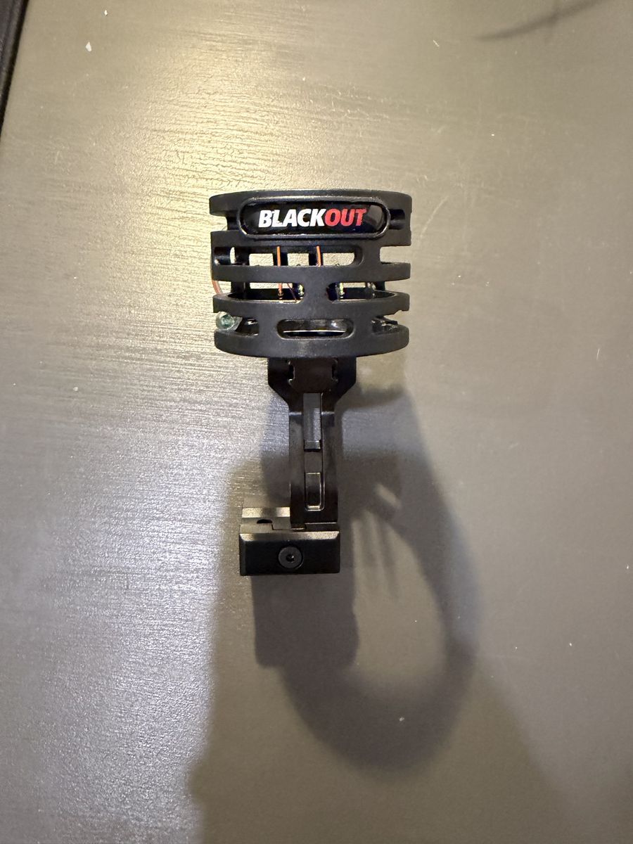 BlackOut 4-Pin Fiber Optic Bow Sight Picatinny Mount Right Hand Archery