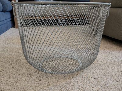 Heavy duty wire basket