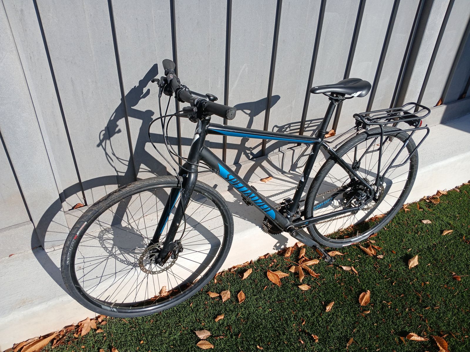 Specialized- Vita 27 speed road bike