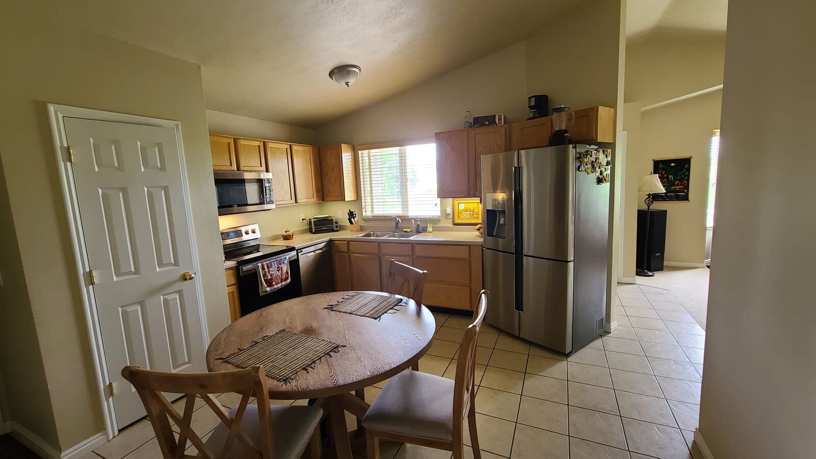 2br/1bth basement in a clean home. Great neighborhood