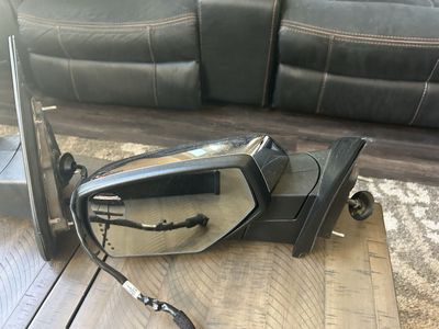 2014 power mirrors off a 2014 Chevy Silverado