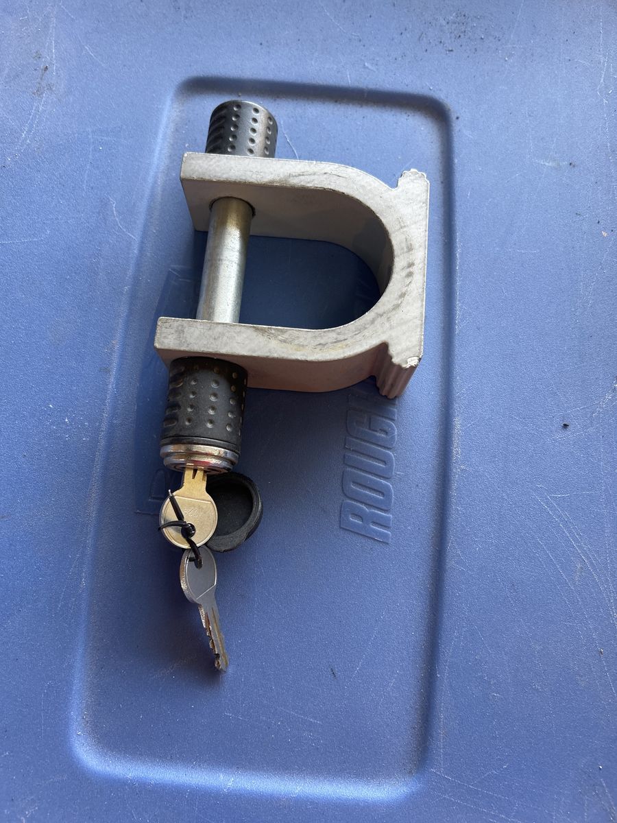 5th Wheel Trailer King Pin Lock