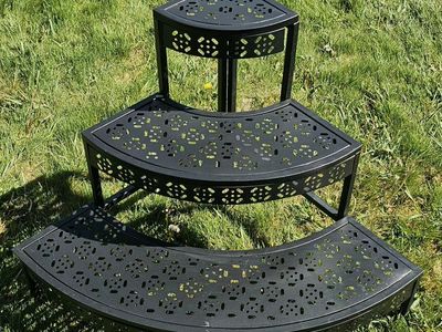 Black 3-Tier Corner Plant Stand - Decorative Metal Outdoor/Indoor Display Shelf 24"Tx23"D×33"W