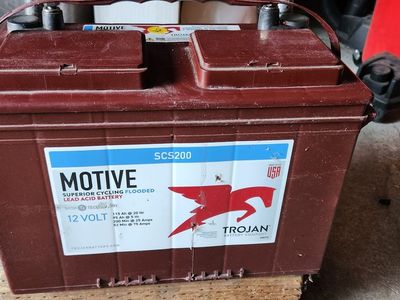 Trojan battery. Battery 12v deep cycle 27 series. Not sure age. Holds charge and cells good