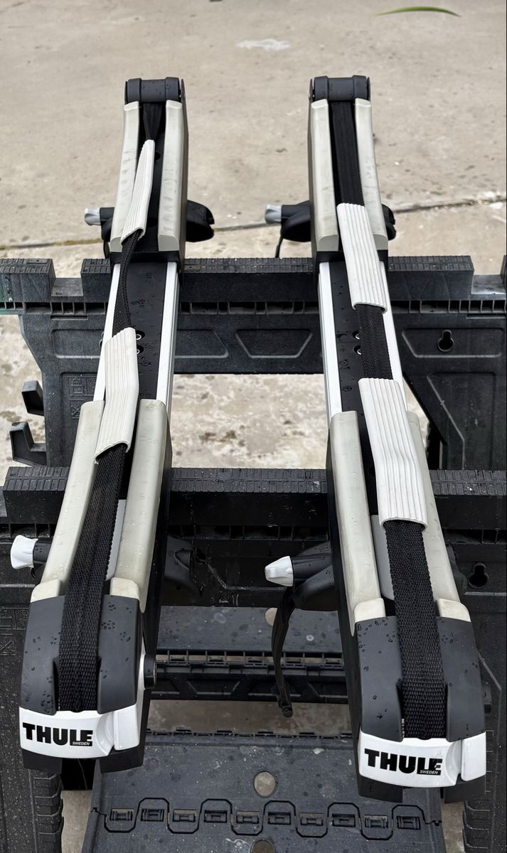 Thule 810XT SUP Taxi Roof Rack