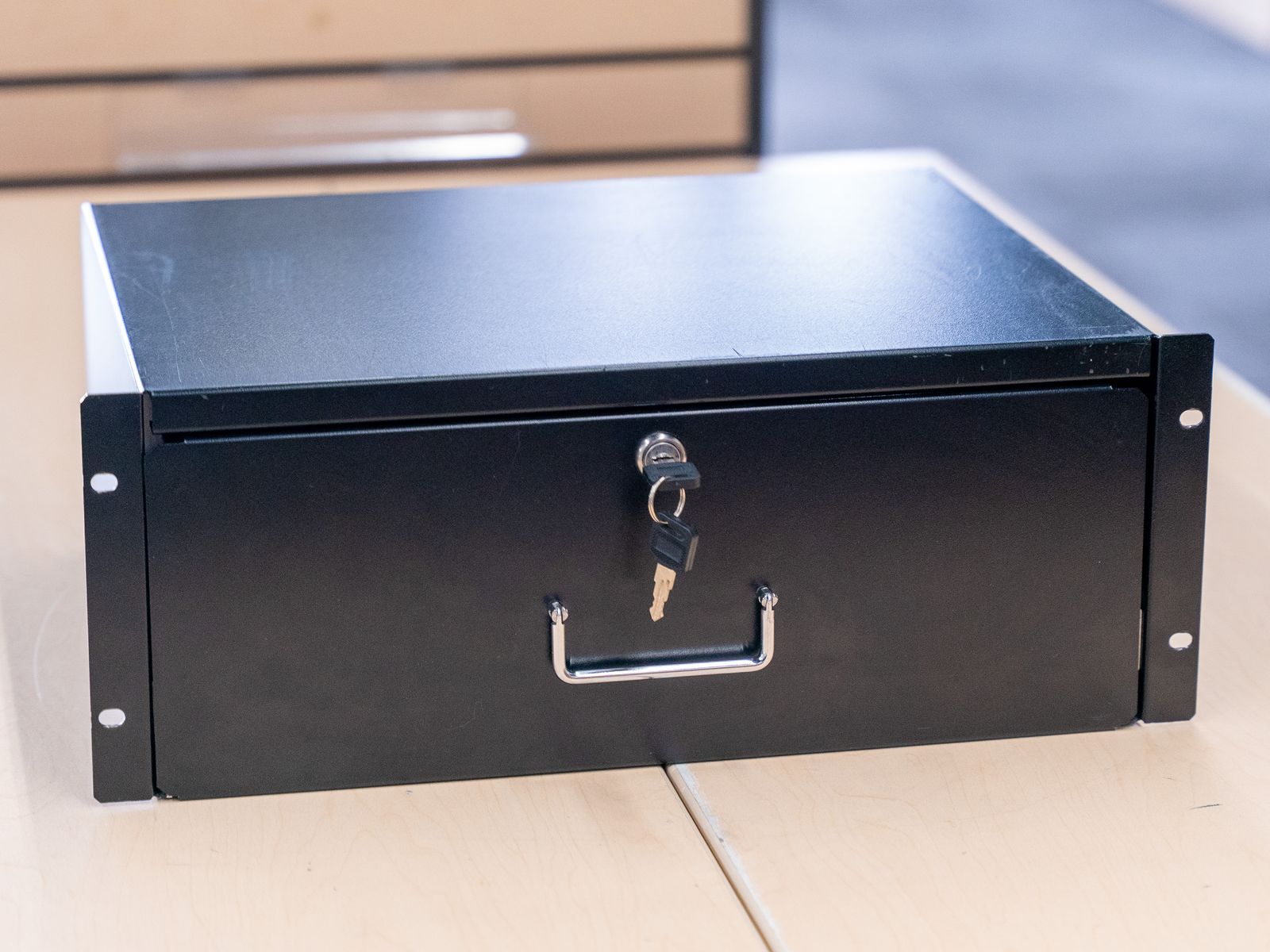 4U Server Rack Drawer | Locking, includes keys