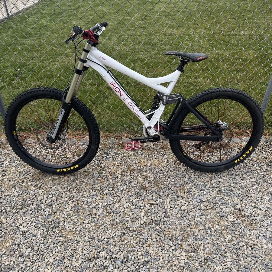DH Downhill Ironhorse Sunday