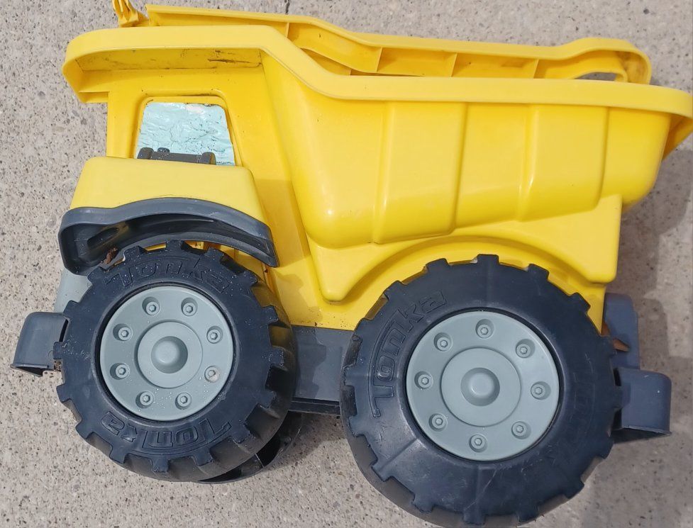 CUTE TONKA TRUCK WAGON PULL ALONG TOY!