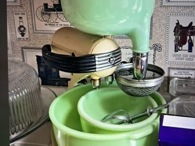 Mint Condition Green Jadite Juicer for the Mixmaster Mixer