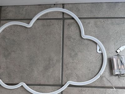 LED Cloud-shaped light for wall. USB or battery operated. FREE